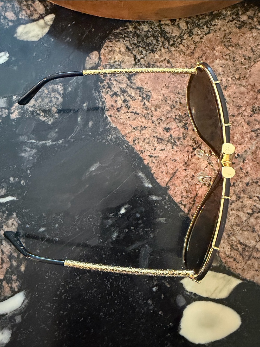 Louis Vuitton LV Gold Mirror Shield Sunglasses Oversized Aviator Mask Sunglasses - Picture 7 of 11